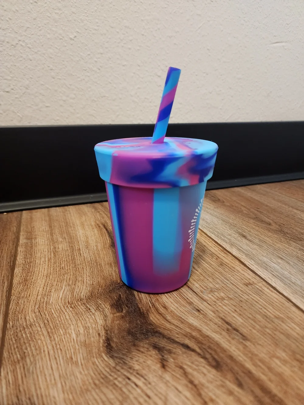 Silipint - 8oz Silicone Tumbler with Straw and Lid – NEW